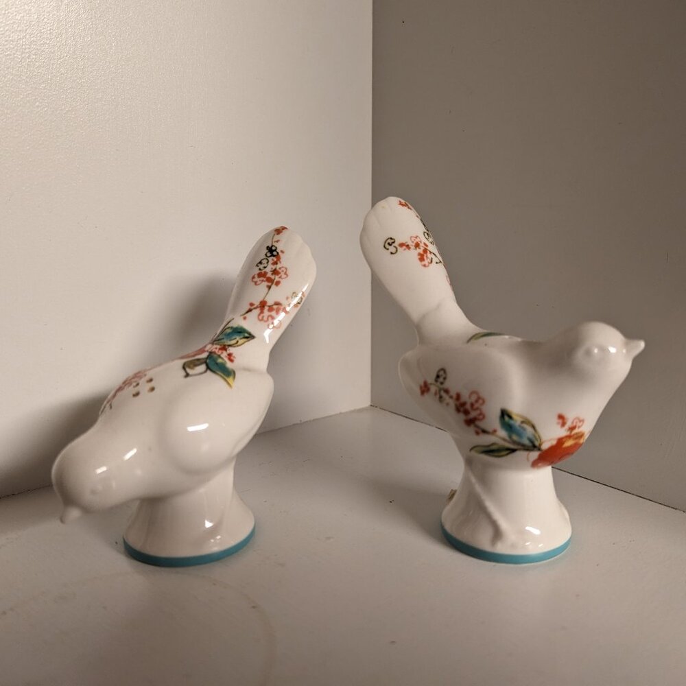 Lenox salt and pepper shakers